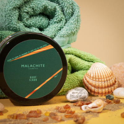 Kūno šveitiklis Malachite Salted Caramel, 300 g