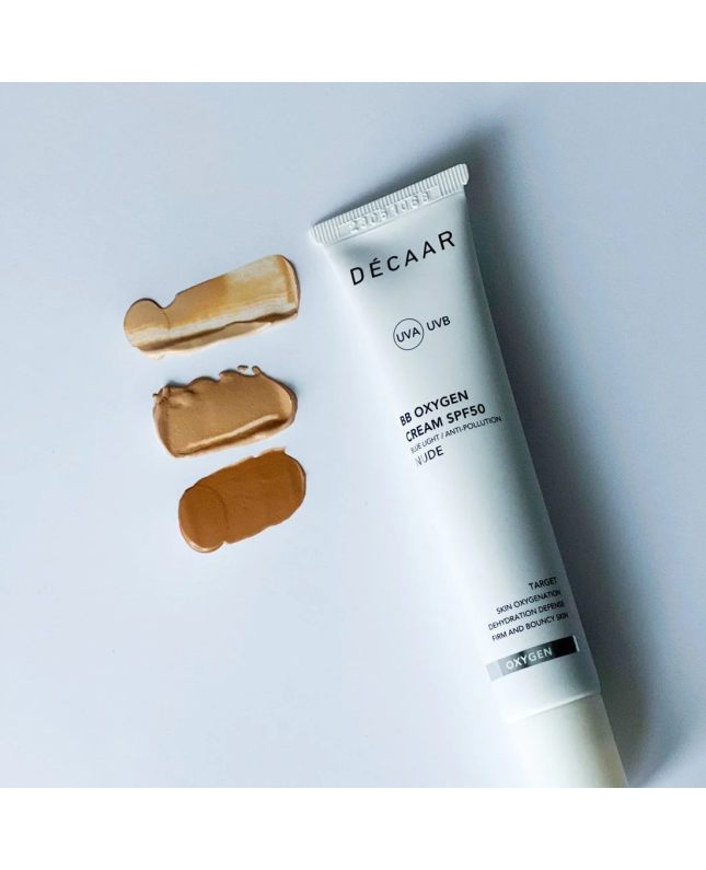 Decaar IVORY Apsaugantis ir drėkinantis kremas BB su SPF50