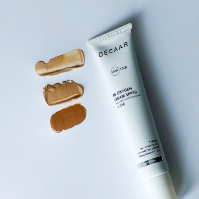 Decaar TAN Apsaugantis ir drėkinantis kremas BB su SPF50